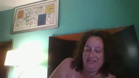 Crystal online show from April 9, 2026, 1:16 am