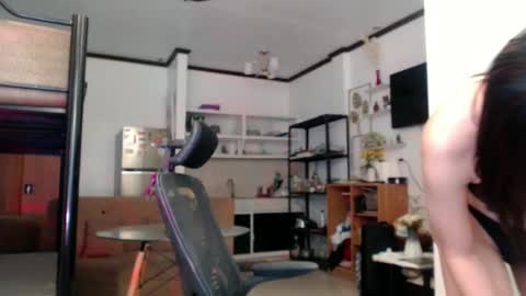 Eva online show from February 21, 2025, 1:44 am