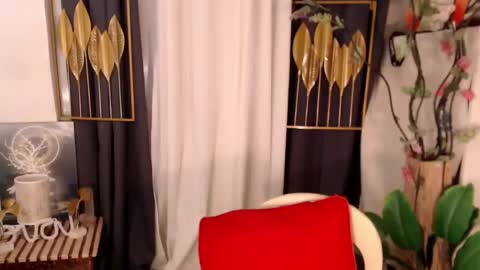 Snapshot of goddessquinnie chatting on December 10, 2024, 4:56 am quinnie online show from December 10, 2024, 4:56 am