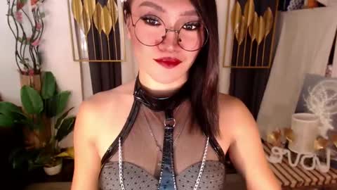 Snapshot of goddessquinnie chatting on February 7, 2025, 12:42 am quinnie online show from February 7, 2025, 12:42 am
