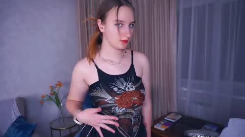Alise online show from September 19, 2025, 4:07 pm