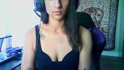 goddessvikkii online show from February 23, 2026, 6:38 pm