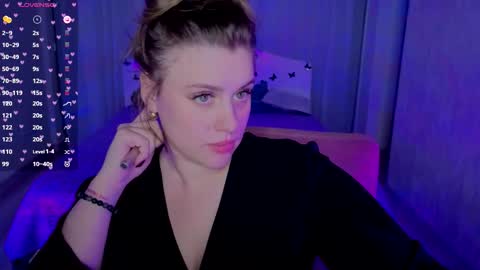 Lilya online show from September 23, 2025, 6:22 pm