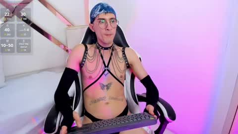 Snapshot of gold_d_jean chatting on April 8, 2026, 2:22 am JEAN online show from April 8, 2026, 2:22 am