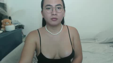 bella online show from April 12, 2026, 1:32 am