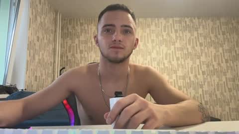 Golden boyyy21 online show from February 1, 2025, 7:47 am