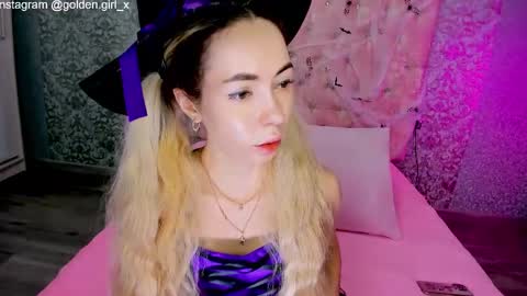 golden girl   online show from October 31, 2025, 2:01 am