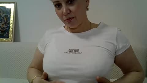 Snapshot of golden_kessie chatting on May 15, 2026, 6:42 am golden_kessie online show from May 15, 2026, 6:42 am