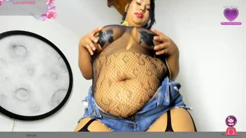 Snapshot of golden_kiss23 chatting on June 3, 2026, 8:36 pm GoldenKiss online show from June 3, 2026, 8:36 pm