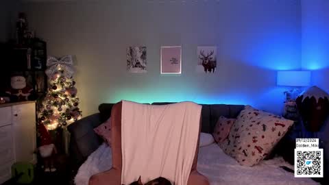 Snapshot of golden_miki chatting on December 9, 2024, 3:18 am Shy in the streets but a freak in the sheets online show from December 9, 2024, 3:18 am