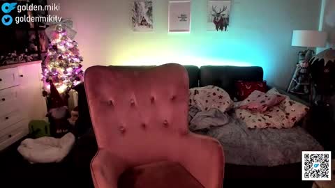 Snapshot of golden_miki chatting on December 23, 2024, 2:13 am Shy in the streets but a freak in the sheets online show from December 23, 2024, 2:13 am