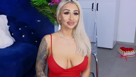 GoldenAmberX online show from January 8, 2025, 10:27 pm