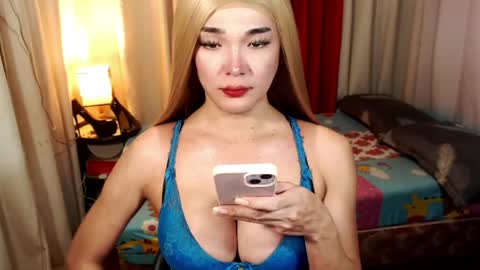 AVA online show from April 13, 2026, 4:29 am