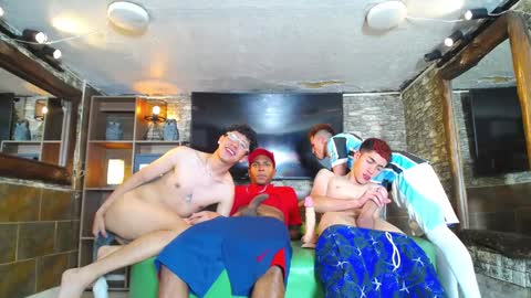 GOLDENJOI online show from January 6, 2025, 2:47 pm