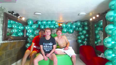 GOLDENJOI online show from January 26, 2025, 3:47 pm