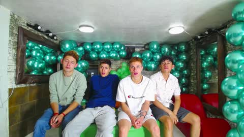 GOLDENJOI online show from January 28, 2025, 12:32 pm