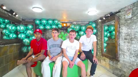 GOLDENJOI online show from February 3, 2025, 12:47 pm