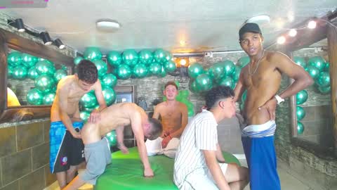 GOLDENJOI online show from February 4, 2025, 3:47 pm