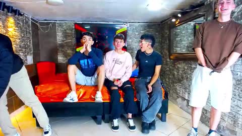 GOLDENJOI online show from September 9, 2025, 10:09 pm