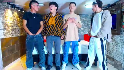 GOLDENJOI online show from September 15, 2025, 10:10 pm