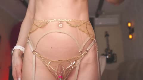 Anna online show from April 9, 2026, 2:55 am