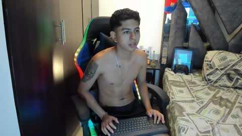 Snapshot of gomez_c_ chatting on February 23, 2026, 6:11 am gomez_c_ online show from February 23, 2026, 6:11 am