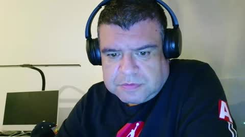 gomezgonz5 online show from September 11, 2025, 9:37 pm