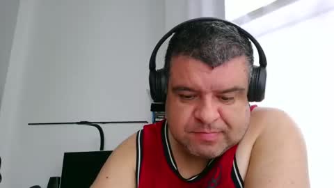 gomezgonz5 online show from September 18, 2025, 9:22 am