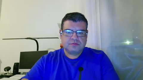 gomezgonz5 online show from September 18, 2025, 9:28 pm