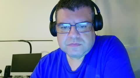 gomezgonz5 online show from September 19, 2025, 9:59 pm