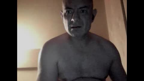 Snapshot of gonzalobilbaogon chatting on December 8, 2024, 3:32 am gonzalo online show from December 8, 2024, 3:32 am