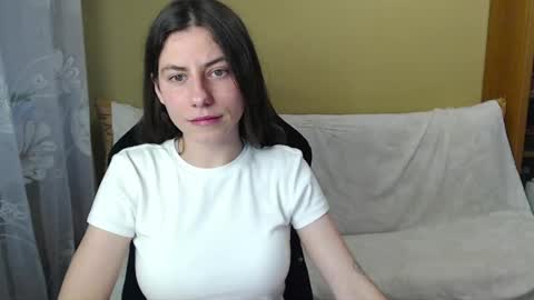 Snapshot of good__night chatting on June 3, 2026, 5:18 pm Elizabeth Effie online show from June 3, 2026, 5:18 pm