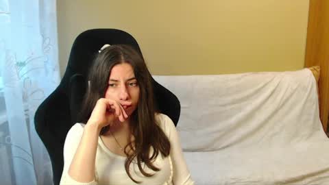 Snapshot of good__night chatting on June 5, 2026, 4:35 pm Elizabeth Effie online show from June 5, 2026, 4:35 pm