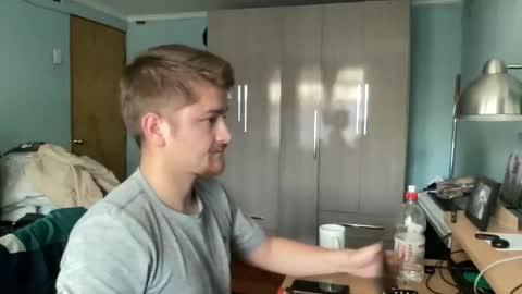 Snapshot of goodfumes chatting on October 8, 2025, 8:17 pm goodfumes online show from October 8, 2025, 8:17 pm