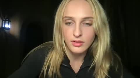 goodgirlliv online show from September 14, 2025, 8:46 am