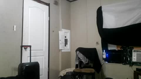 Snapshot of goodp8140 chatting on July 8, 2026, 11:53 pm BottomgameRaw online show from July 8, 2026, 11:53 pm