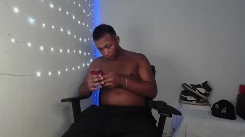 Snapshot of goos_cum chatting on September 24, 2025, 2:04 am Goos online show from September 24, 2025, 2:04 am