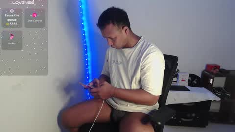 Snapshot of goos_cum chatting on October 15, 2025, 1:22 pm Goos online show from October 15, 2025, 1:22 pm