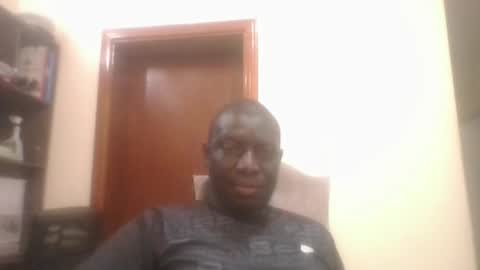 Snapshot of gorashado chatting on October 9, 2025, 8:18 pm Sexy Black Model online show from October 9, 2025, 8:18 pm