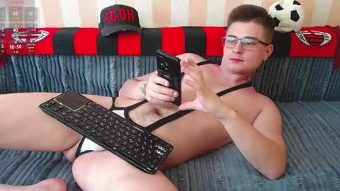 Snapshot of gordonhunt chatting on April 26, 2026, 11:52 am Gordon Hunt online show from April 26, 2026, 11:52 am