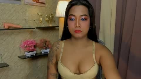 Snapshot of gorgeous_dark_luna chatting on May 1, 2026, 5:17 pm RIANA online show from May 1, 2026, 5:17 pm