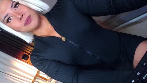 Samantha online show from March 8, 2026, 1:25 am