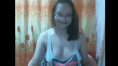 gorgeousmama online show from September 12, 2025, 1:33 pm