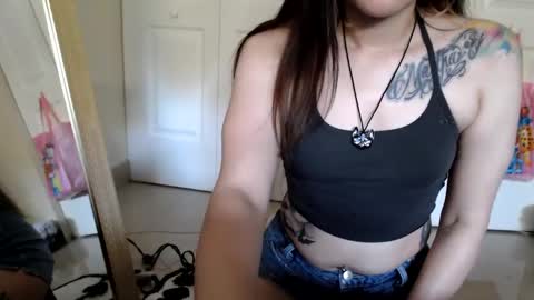 Snapshot of gothbaby305 chatting on February 4, 2025, 8:49 pm gothbaby305 online show from February 4, 2025, 8:49 pm