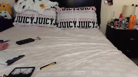 Snapshot of gothbaby305 chatting on November 16, 2025, 2:17 am gothbaby305 online show from November 16, 2025, 2:17 am