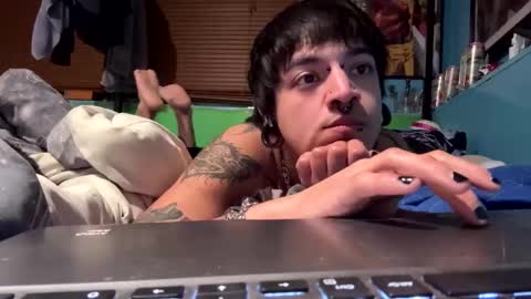 Gothboitoy online show from December 31, 2024, 9:21 am