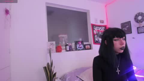 Snapshot of gothic_do11 chatting on May 2, 2026, 6:35 pm hi my name is Elizabeth nice to meet you online show from May 2, 2026, 6:35 pm
