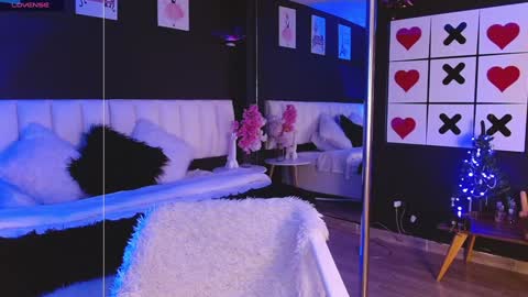 Meredith Alessandra online show from December 18, 2024, 4:42 am