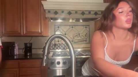 graceyrose online show from October 7, 2025, 6:43 am
