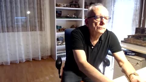 Snapshot of grandpach chatting on February 21, 2025, 2:27 pm grandpach online show from February 21, 2025, 2:27 pm